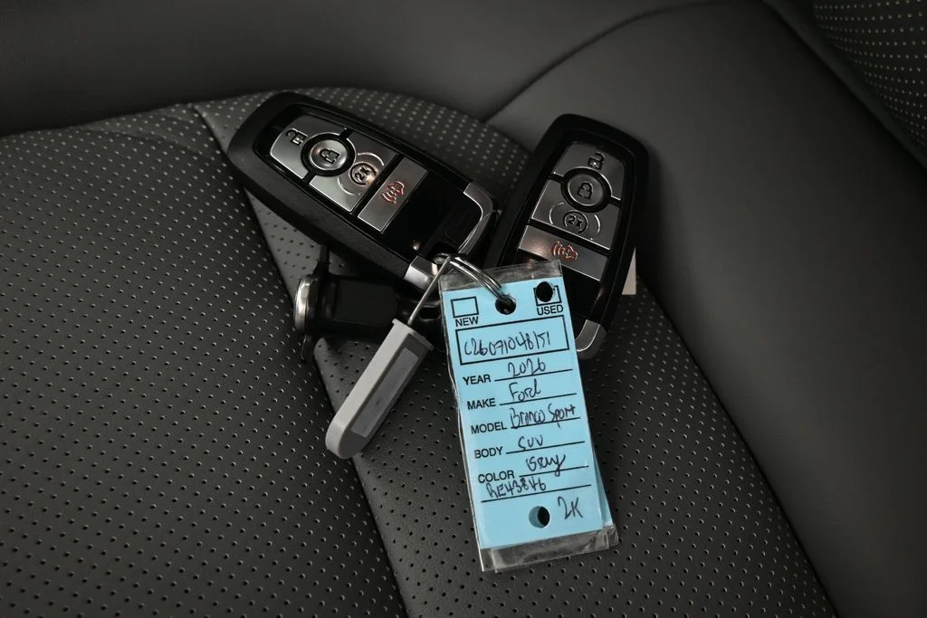 Used 2026 Azure Gray Metallic Ford Badlands image 28
