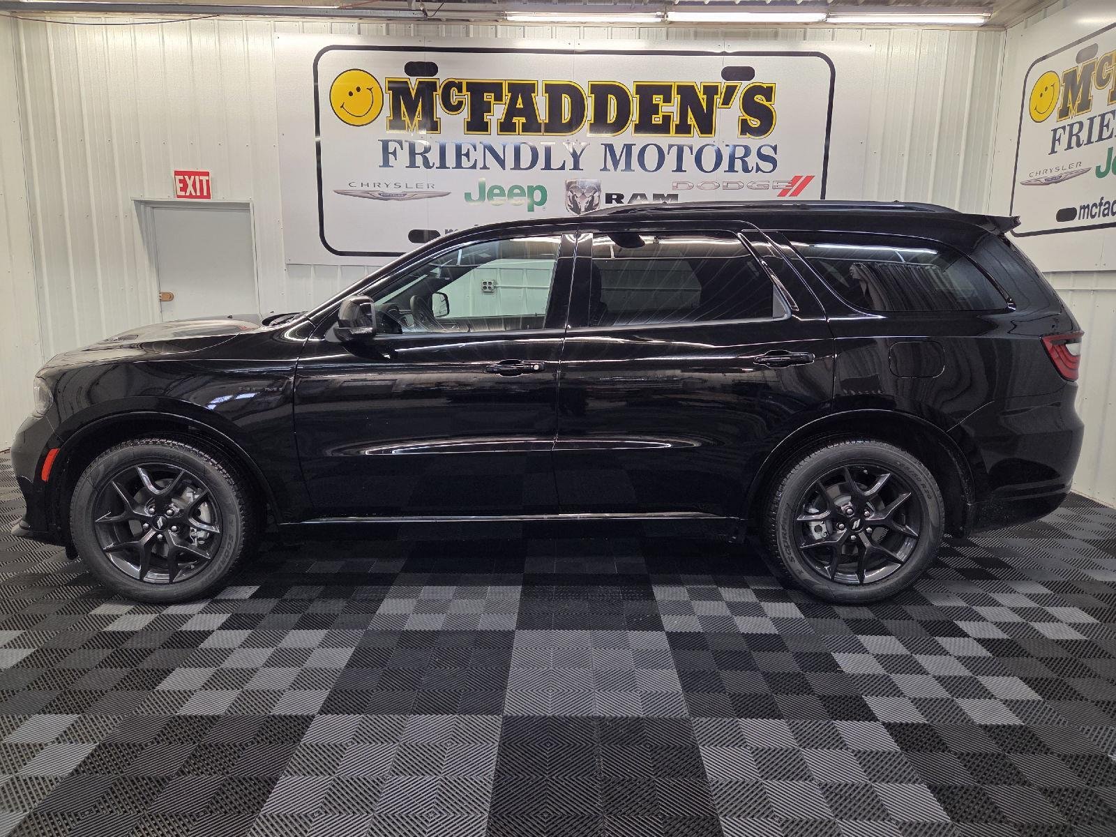 New 2026 Diamond Black Clear-Coat Exterior Paint Dodge GT Plus HEMI V8 image 4