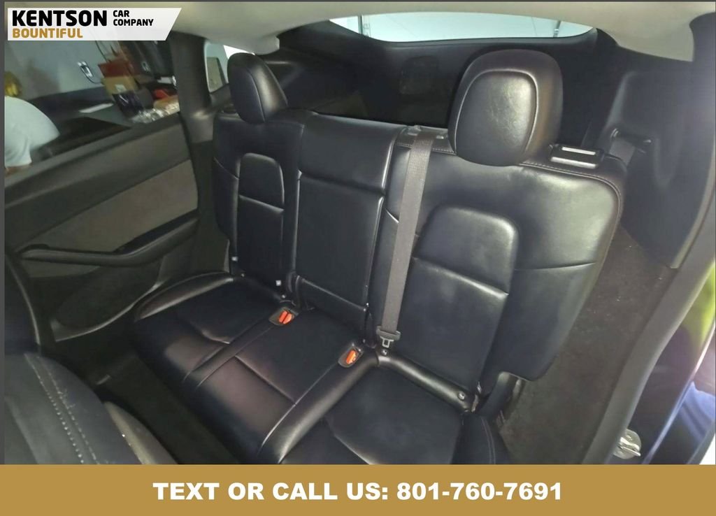 2025 Tesla Model Y Long Range photo 4