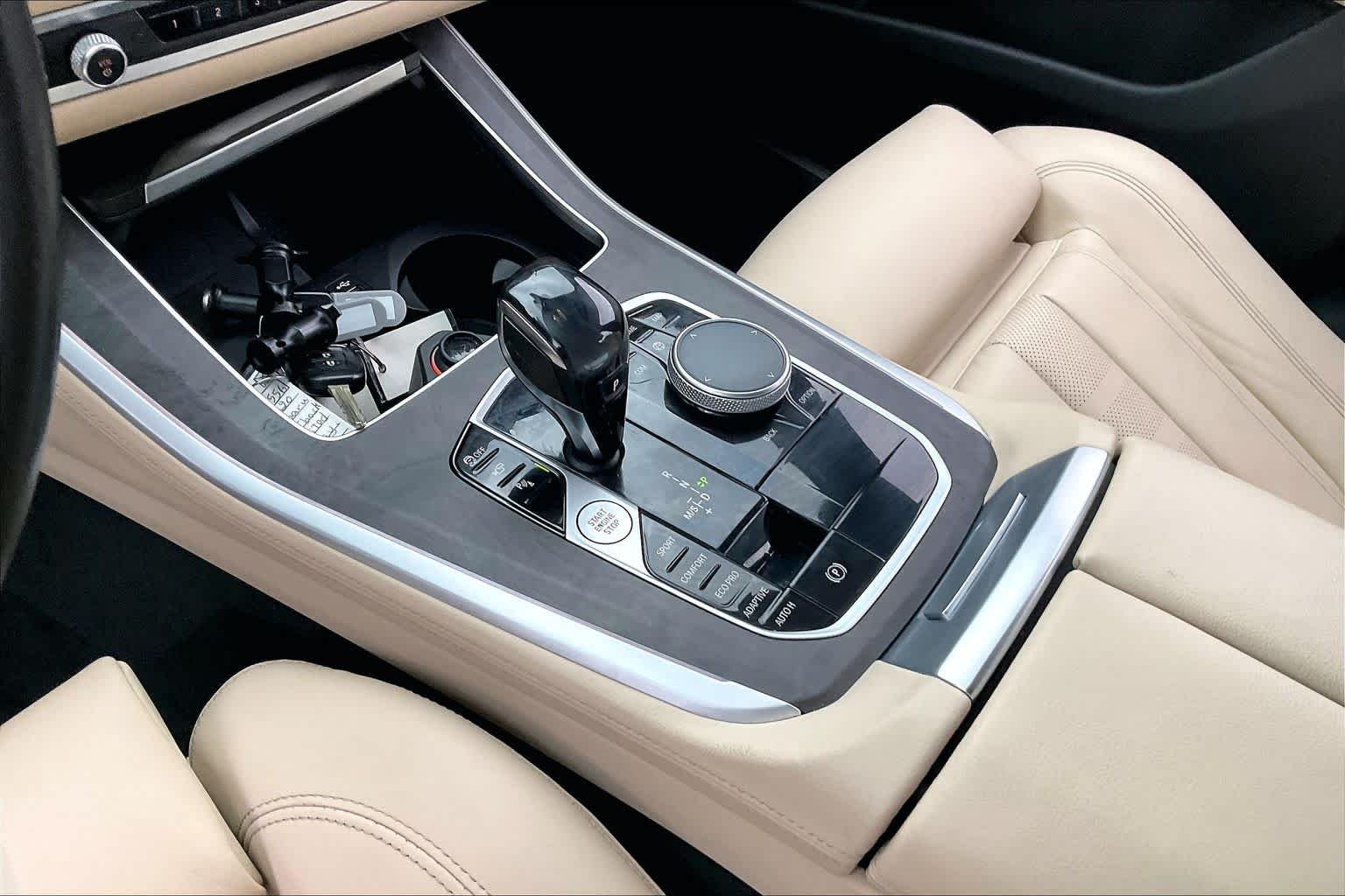 Used 2022 Arctic Grey Metallic BMW sDrive40i image 17