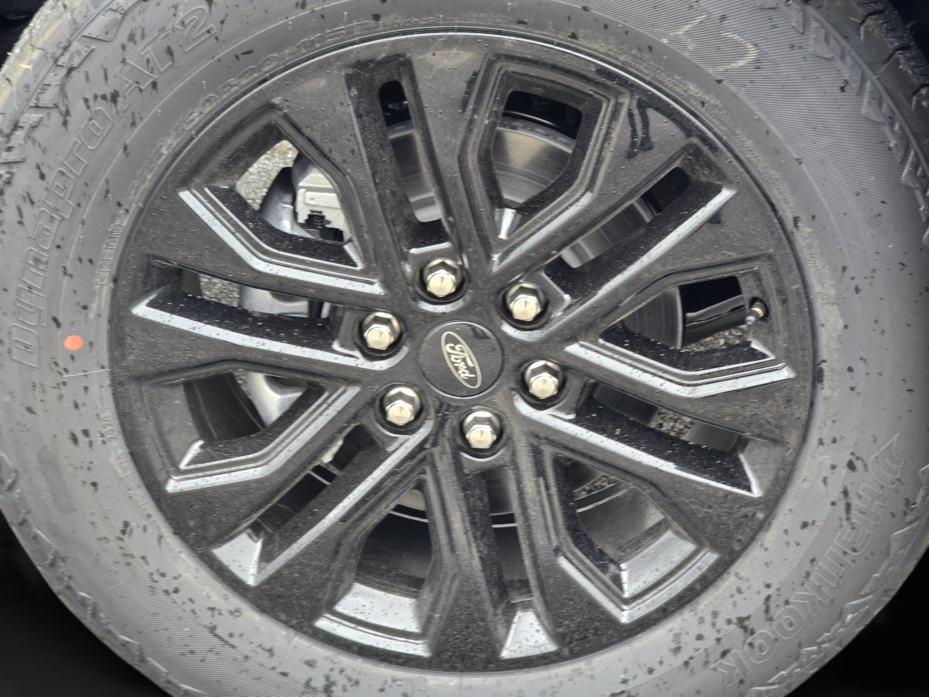 New 2026 Carbonized Gray Metallic Ford LARIAT image 31