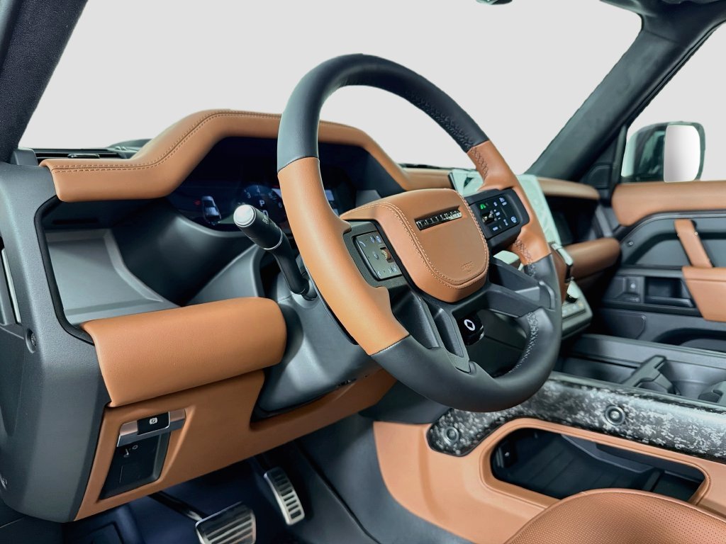 New 2026 Charente Grey Land Rover  OCTA image 9
