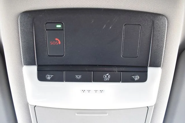 Used 2022 Silver Nissan SV image 31