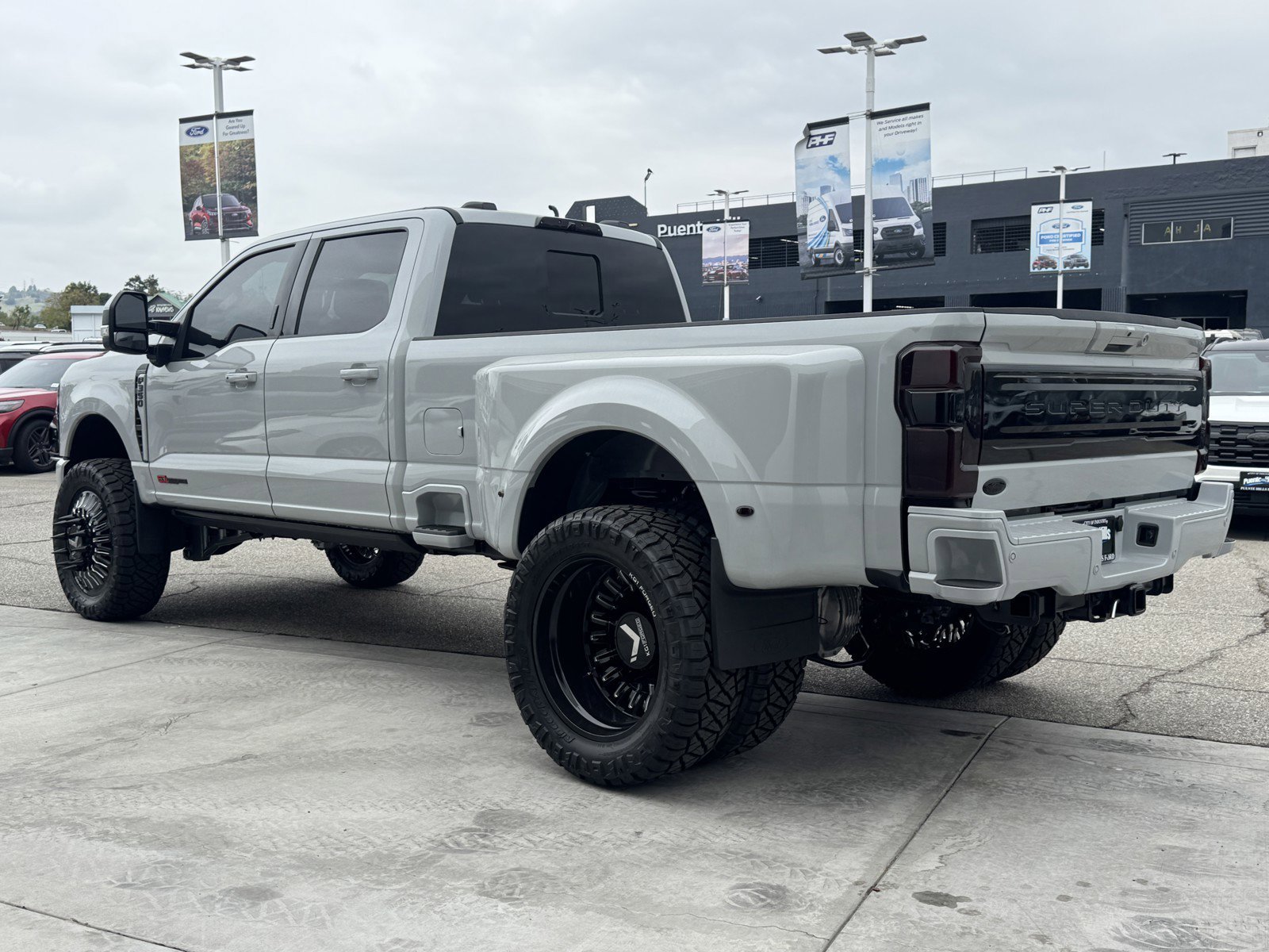 New 2026 Avalanche Ford F-350® Platinum® image 4