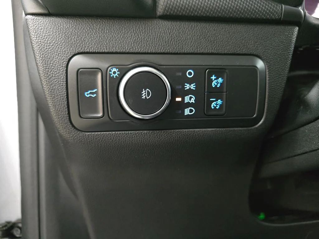 Used 2022 Silver Ford Outer Banks image 25