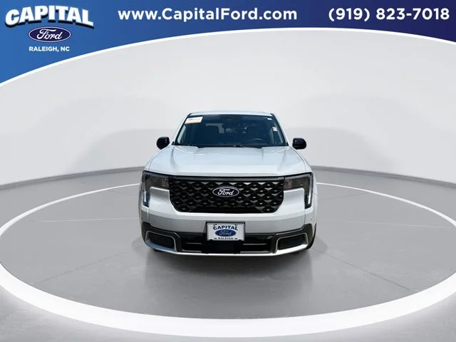 Used 2025 White Ford Lariat image 3