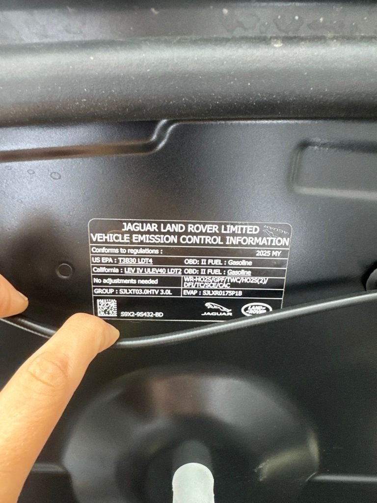Certified Used 2025 Santorini Black Metallic Land Rover SE image 9