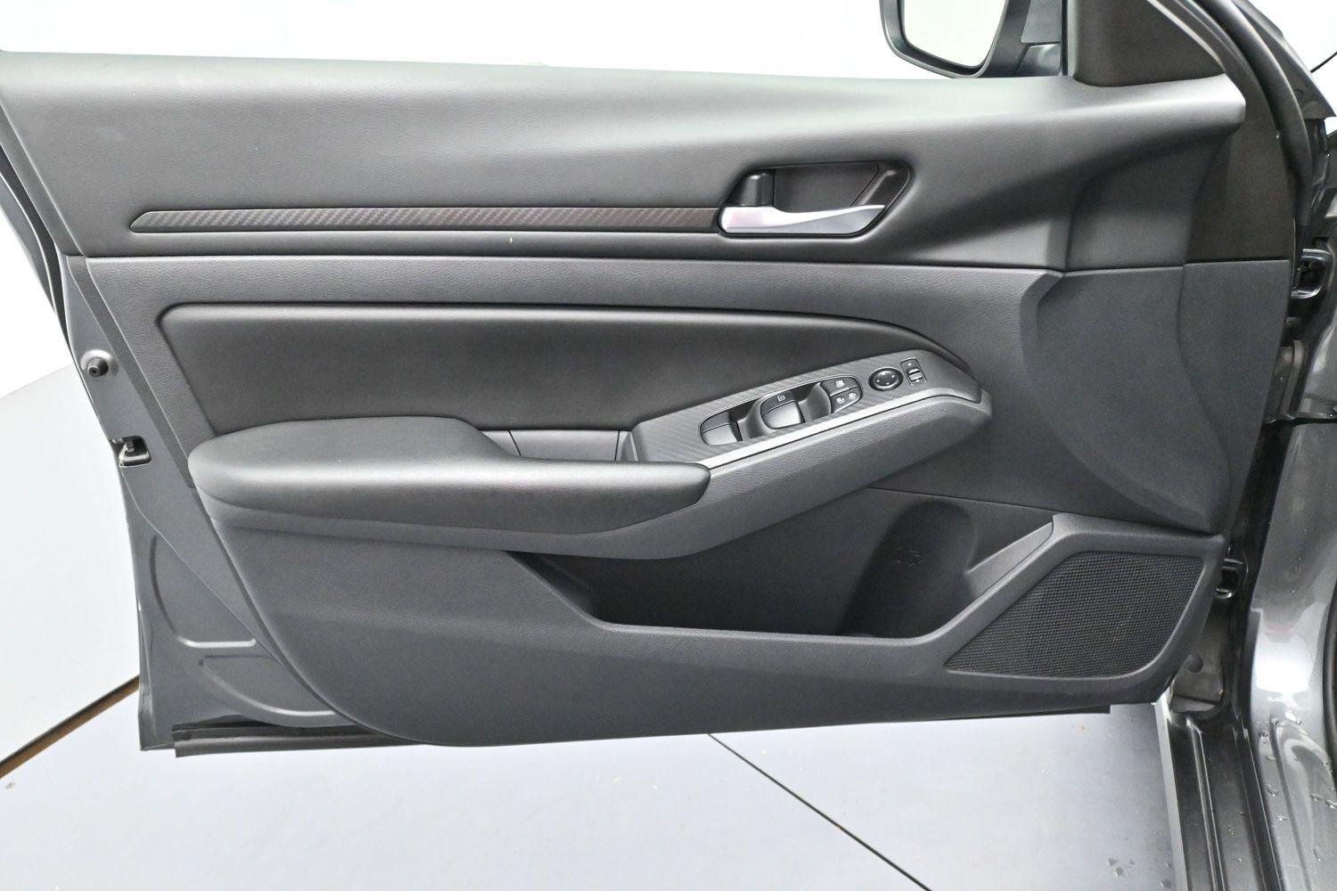 Used 2022 Gun Metallic Nissan 2.5 S image 10