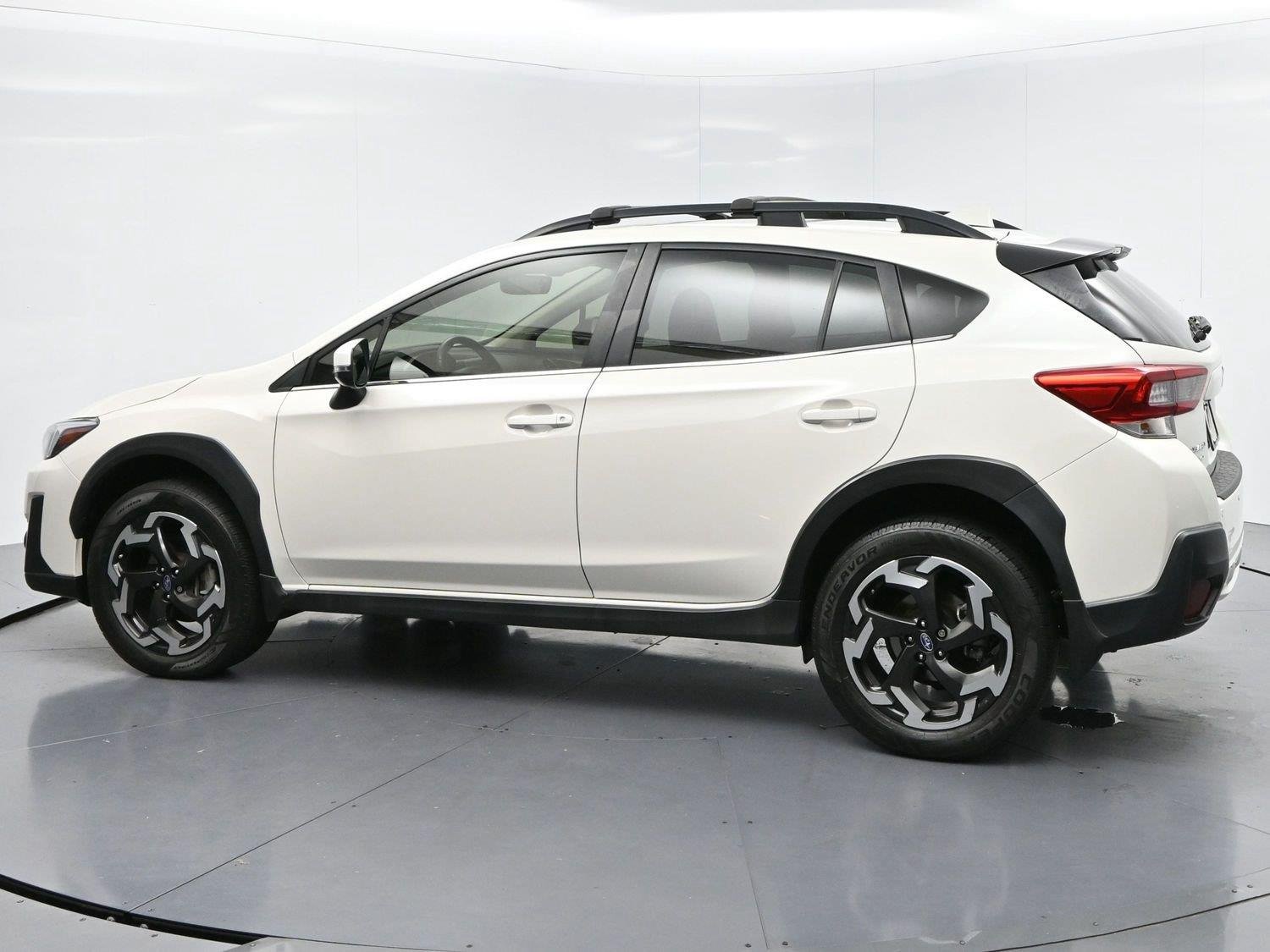 Used 2022 Crystal White Pearl Subaru Limited image 5