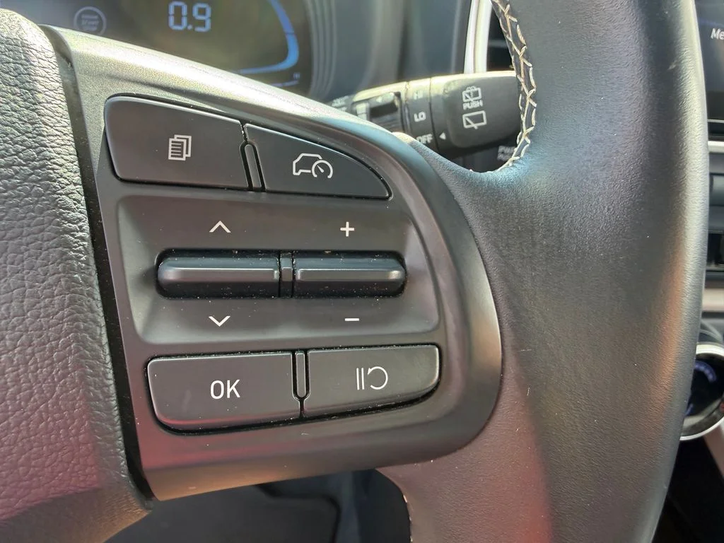 Used 2023 White Hyundai Limited image 17