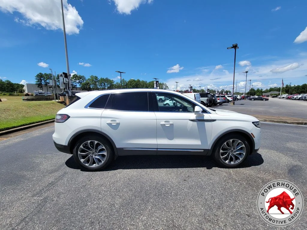 Used 2022 White Lincoln Reserve image 6