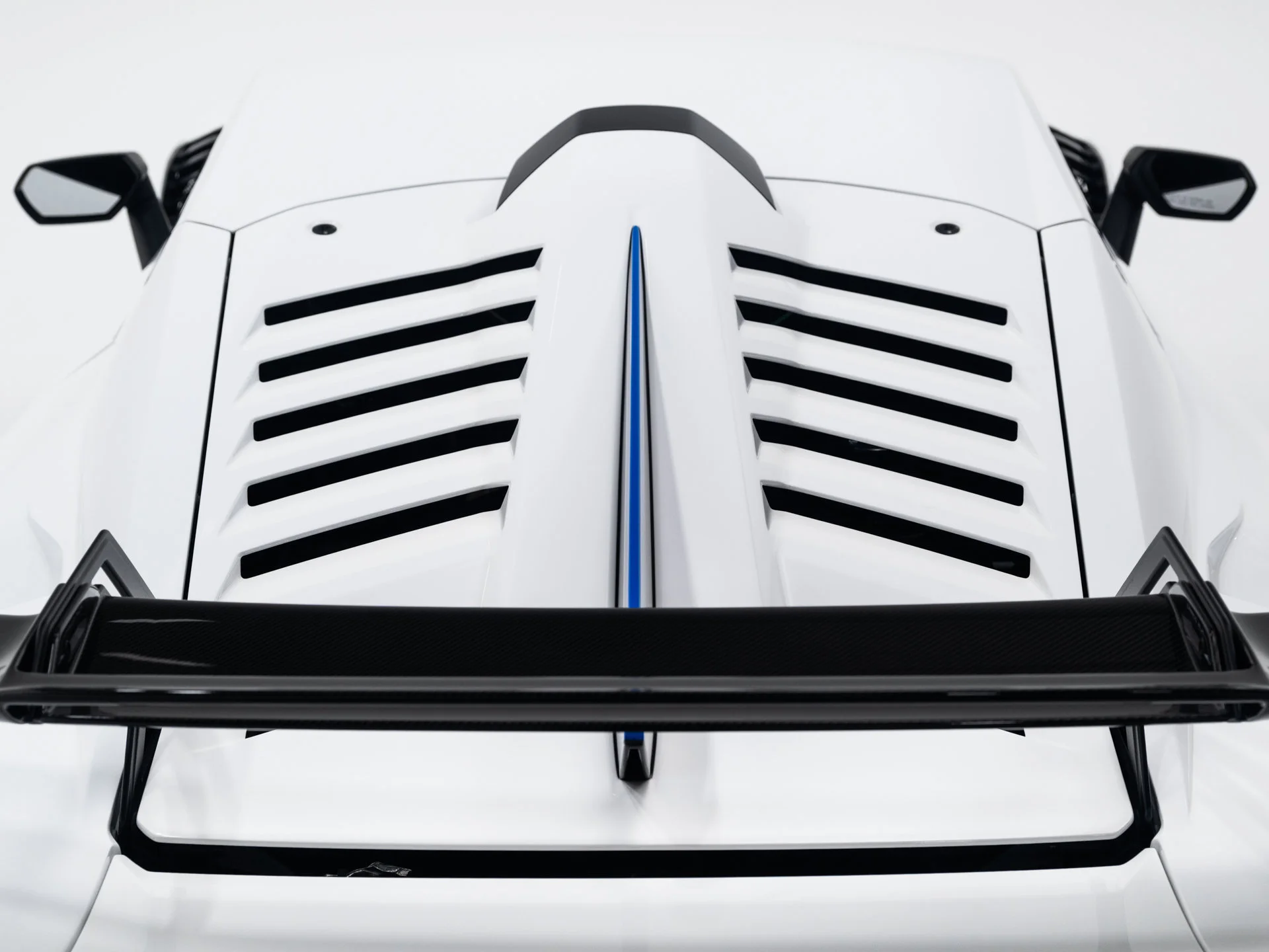 Used 2021 Bianco Asopo Metallic Lamborghini  image 23