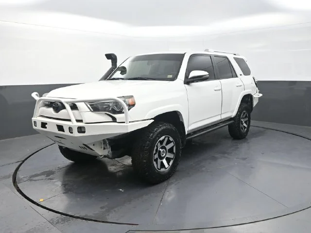 Used 2016 White Toyota SR5 Premium image 3