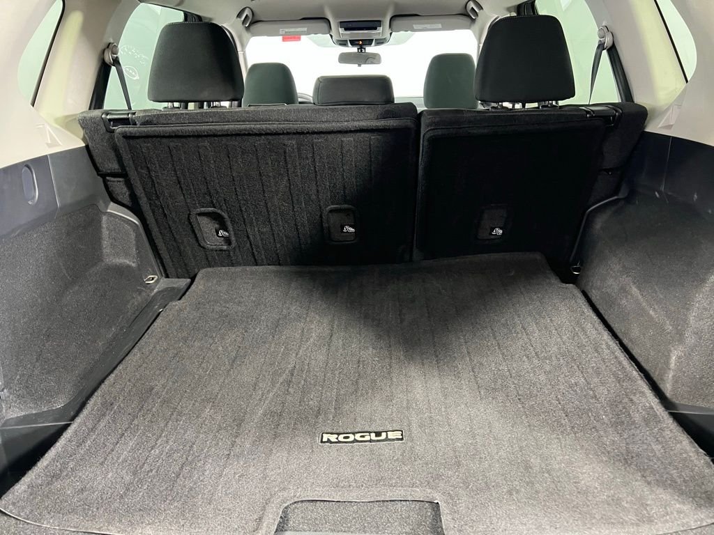 2024 Nissan Rogue SV - Photo 25