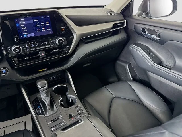 Used 2023 Green Toyota XLE image 23