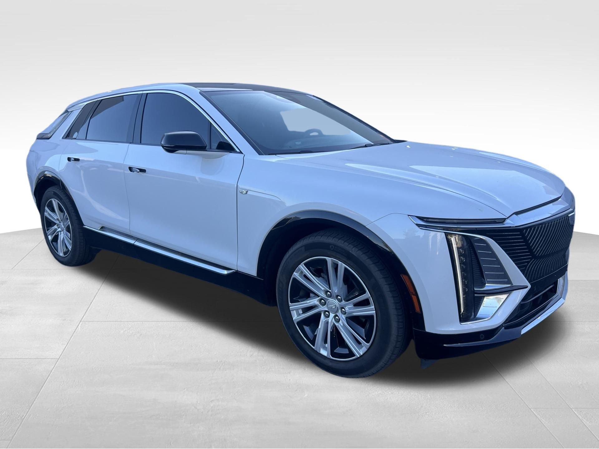 Used 2024 White Cadillac Tech image 3