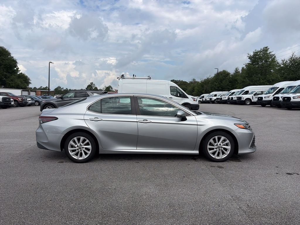 Used 2022 Silver Toyota LE image 8