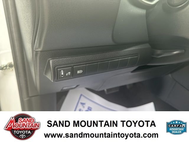 2024 Toyota Corolla Hatchback SE - Photo 16