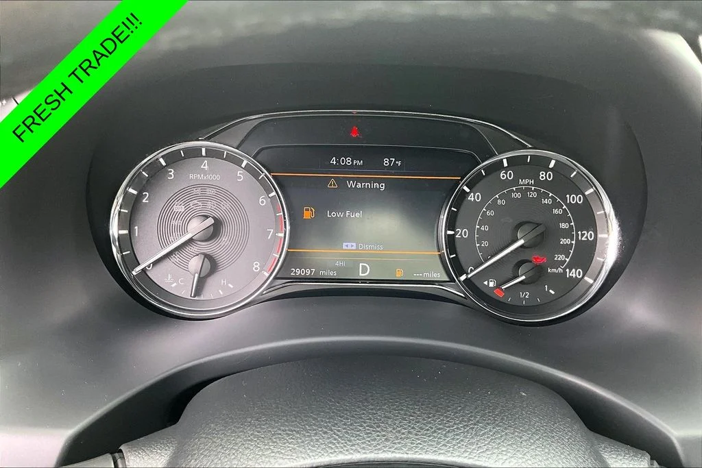 Used 2024 White INFINITI Sensory image 13