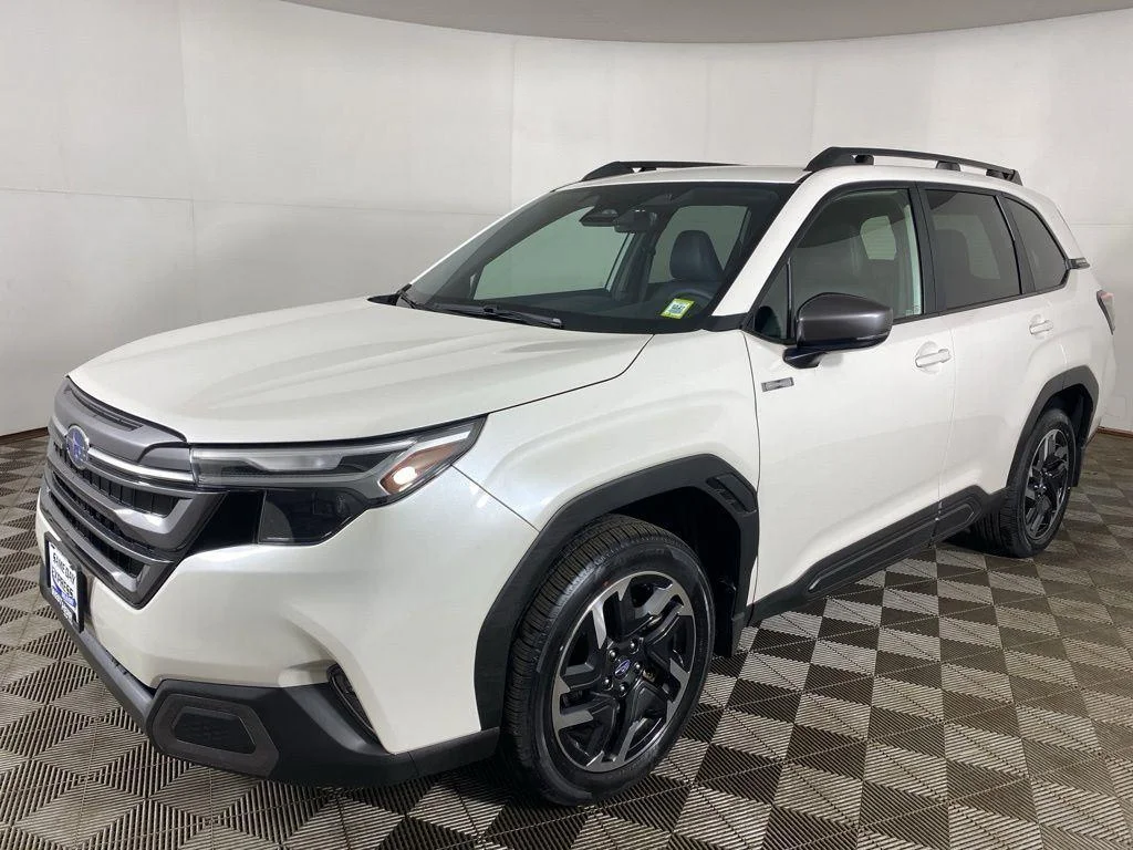 2025 Subaru Forester Limited - Photo 11