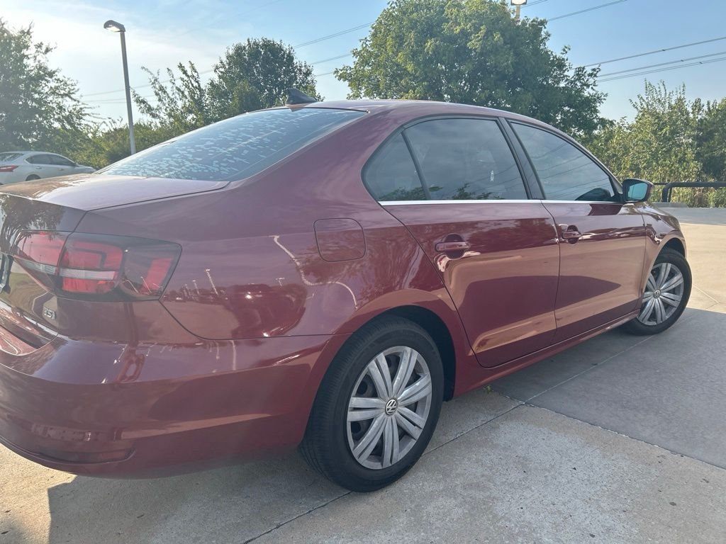Used 2017 Red Volkswagen 1.4T S image 4