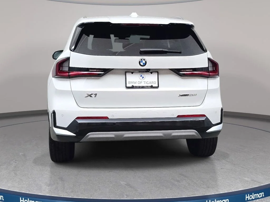 Used 2025 Alpine White BMW xDrive28i image 7