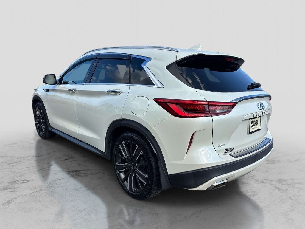 Used 2021 White INFINITI LUXE image 3