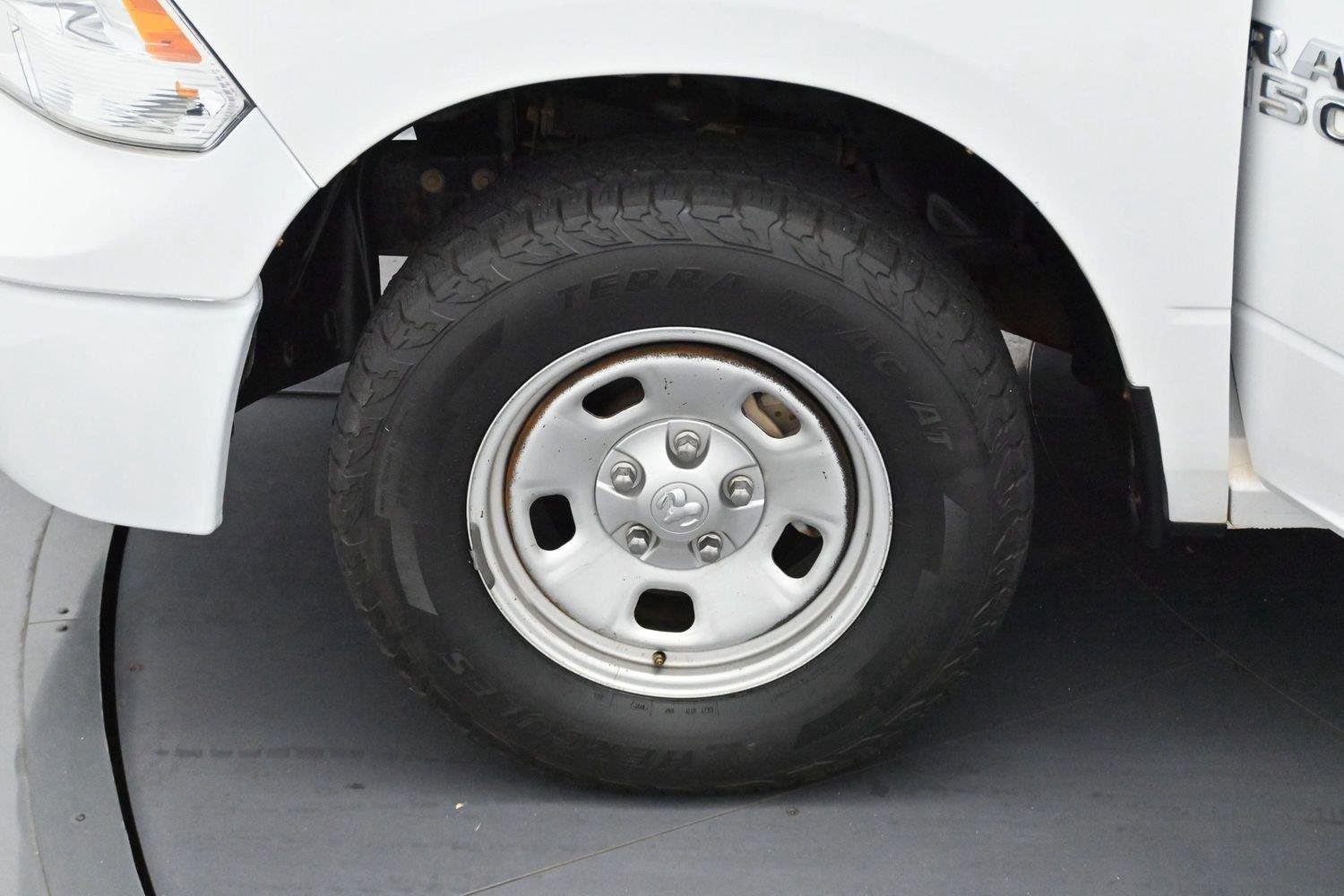 Used 2015 Bright White Clearcoat Ram Tradesman image 26