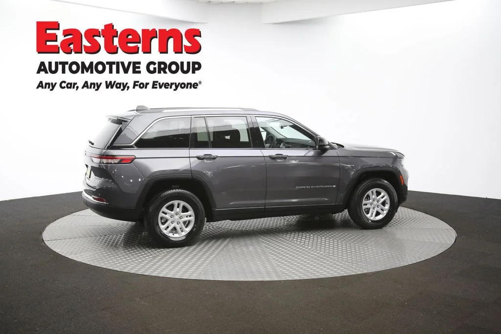 Used 2023 Gray Jeep Laredo image 43