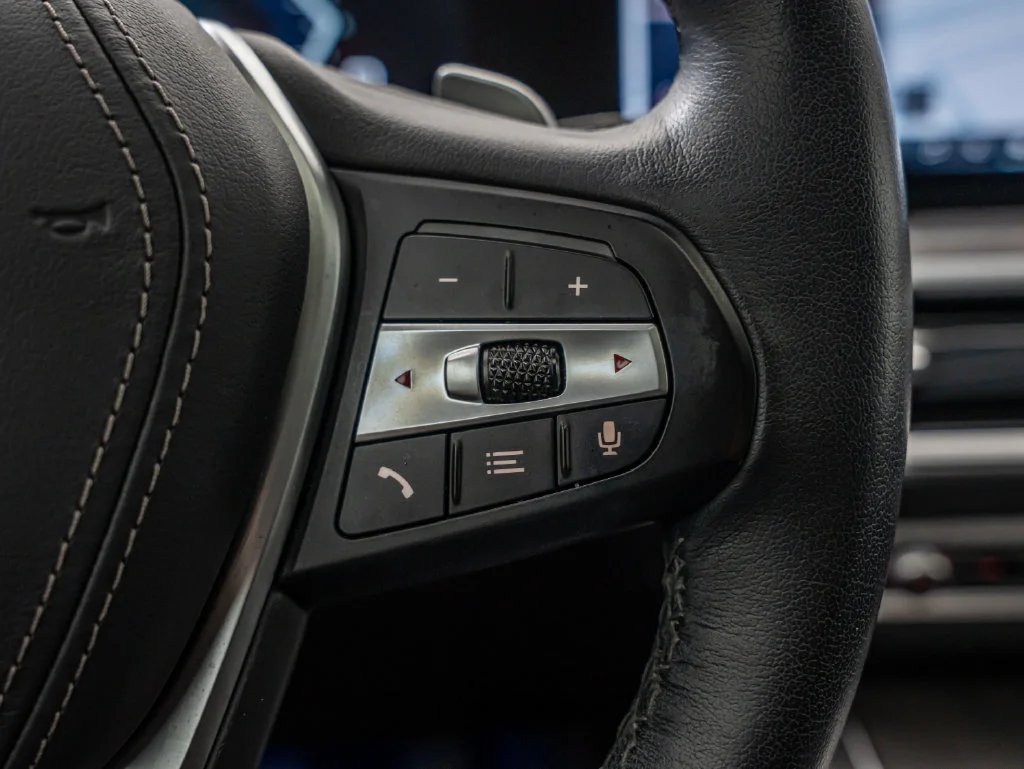 Used 2024 Black Sapphire Metallic BMW xDrive40i image 33