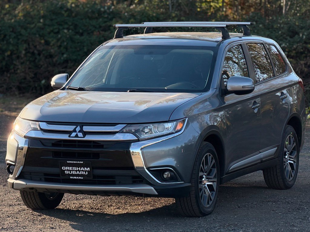 Used 2016 Mercury Gray Metallic Mitsubishi SE image 3