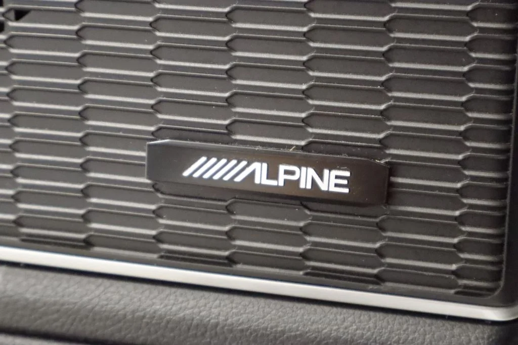 Used 2022 Silver Jeep Limited image 22