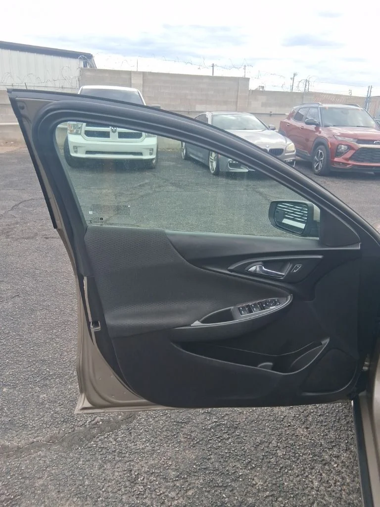 Used 2024 Gray Chevrolet LT image 10