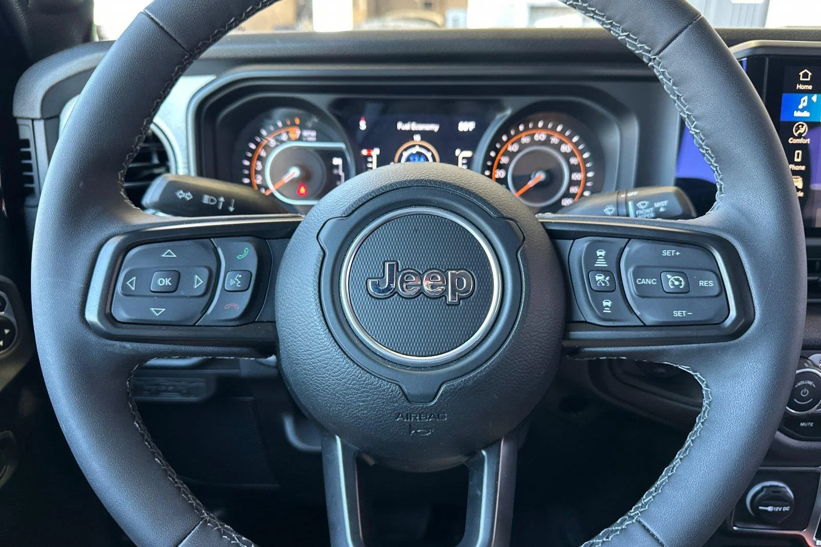 Used 2025 Black Clearcoat Jeep Sport S image 22
