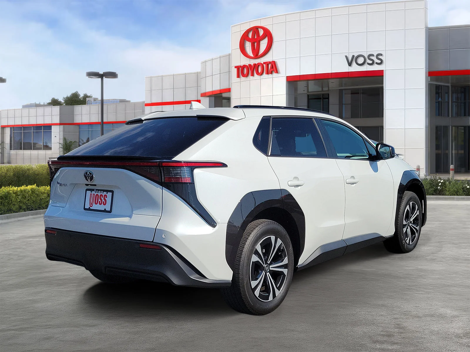 Certified Used 2023 WHITE Toyota L image 4