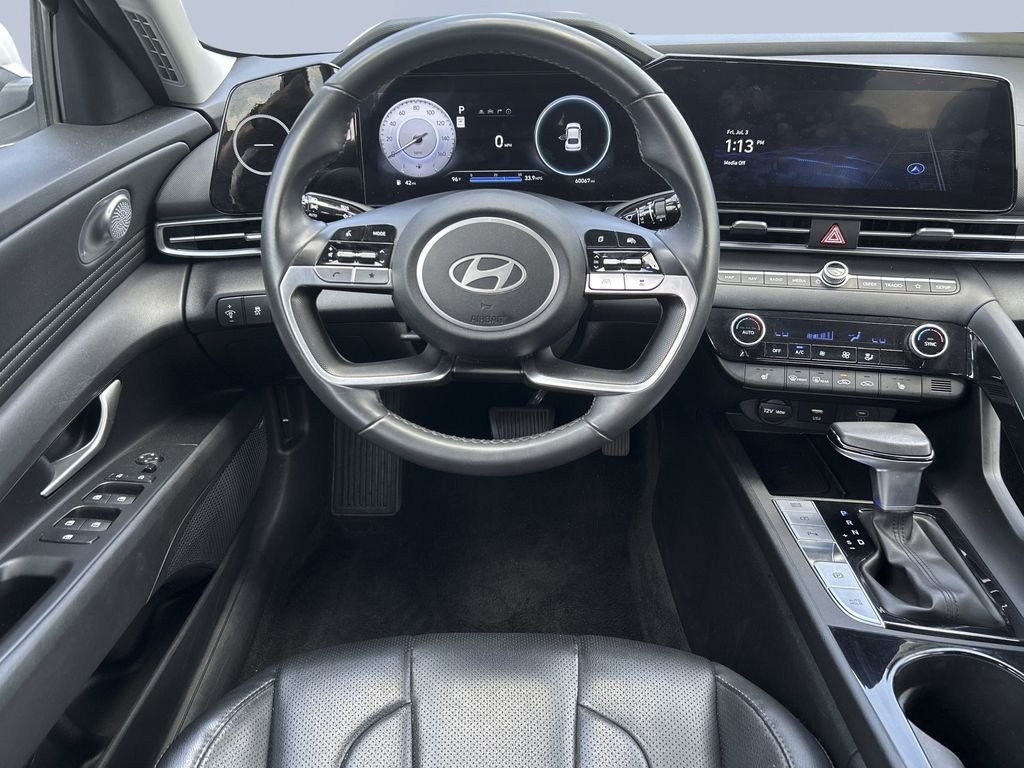 2024 Hyundai Elantra Limited - Photo 13