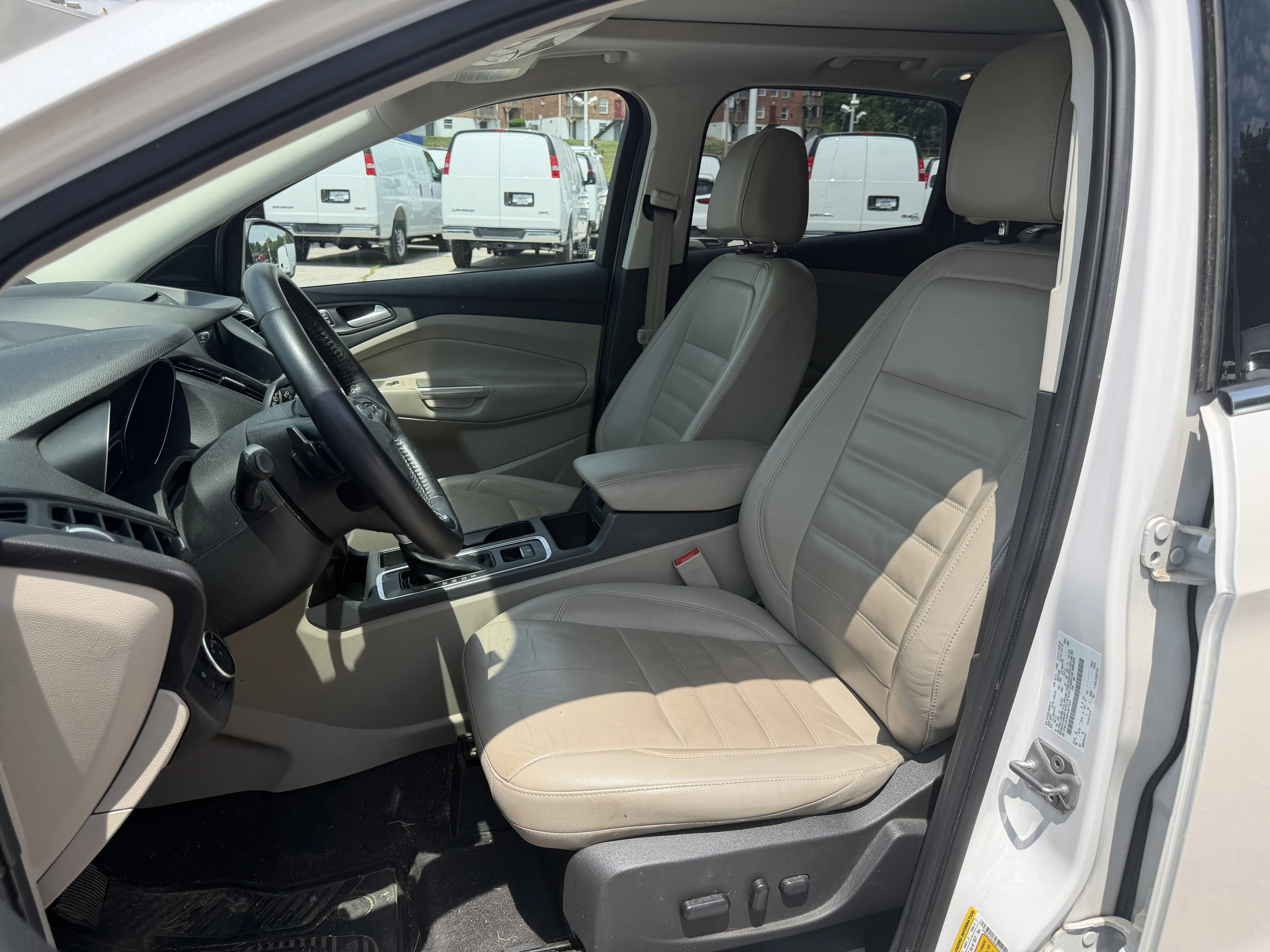 Used 2017  Ford Titanium image 13