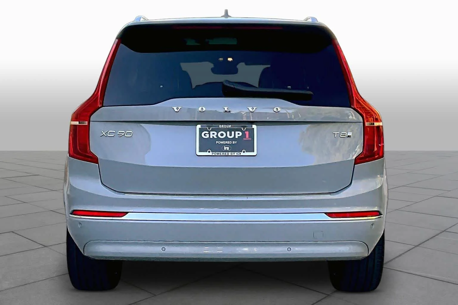 Certified Used 2025 Vapour Grey Volvo Plus image 5