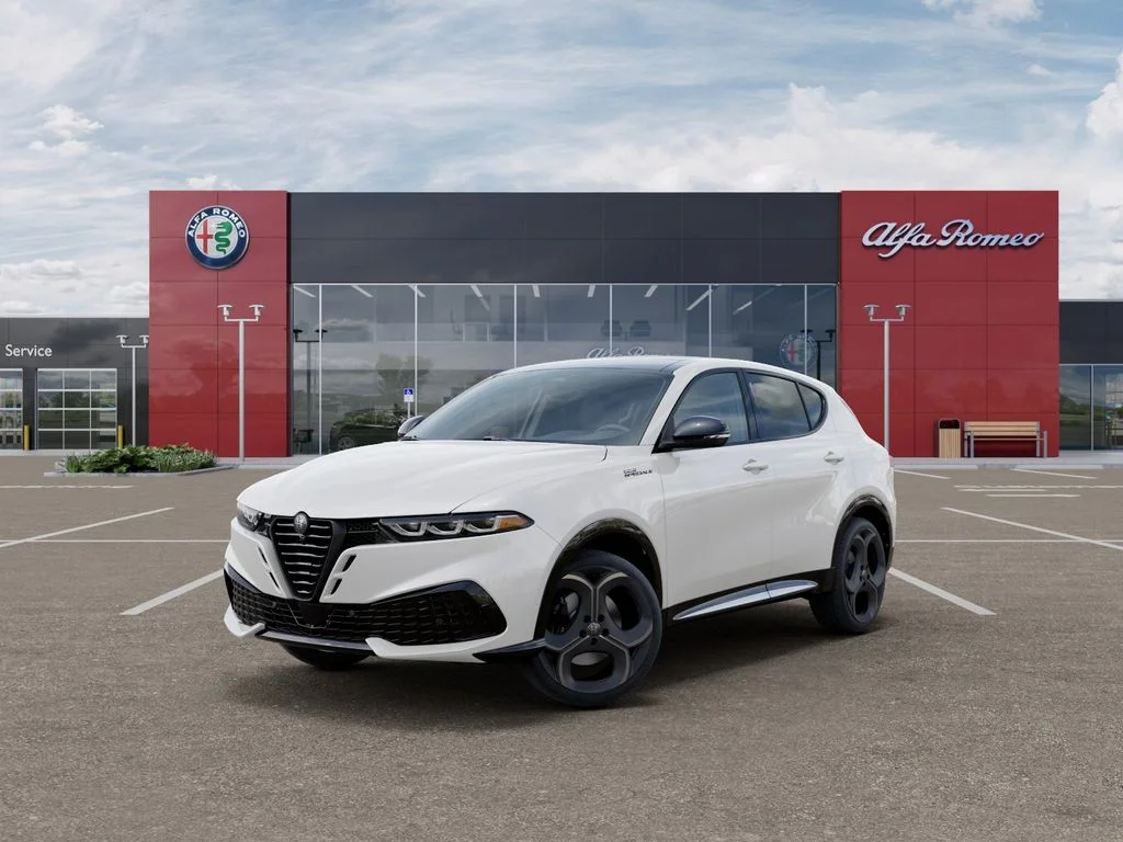 New 2026 Milano White Exterior Paint Alfa Romeo Sport Speciale image 1