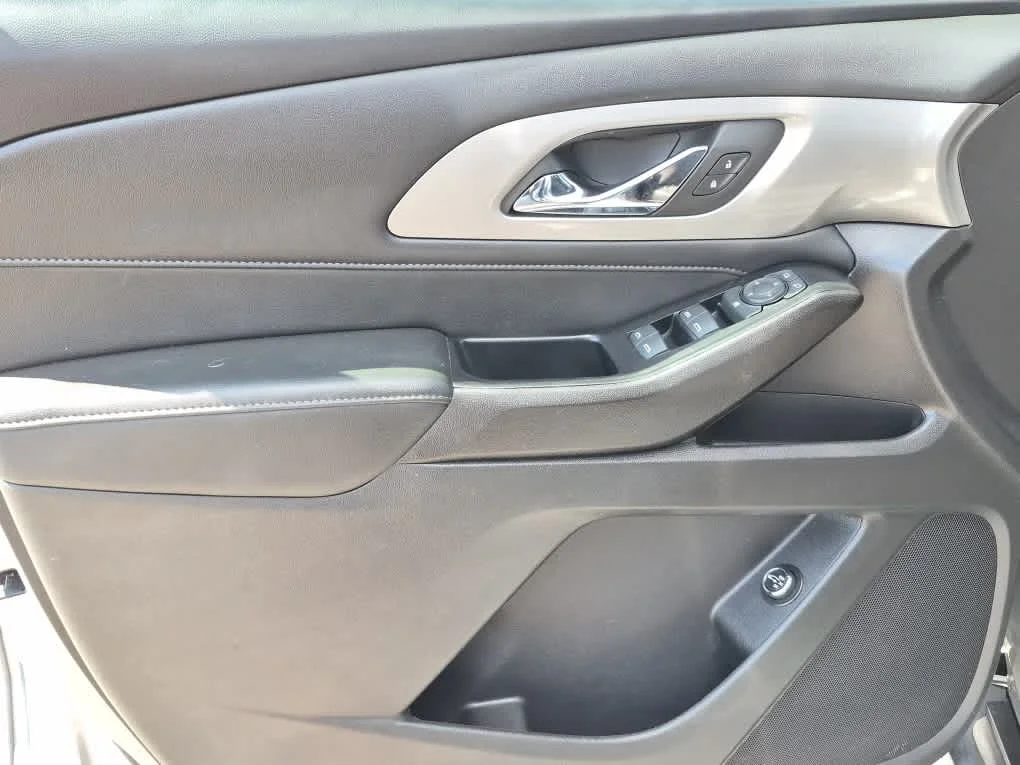 Used 2023 Sterling Gray Metallic Chevrolet LT Cloth image 11