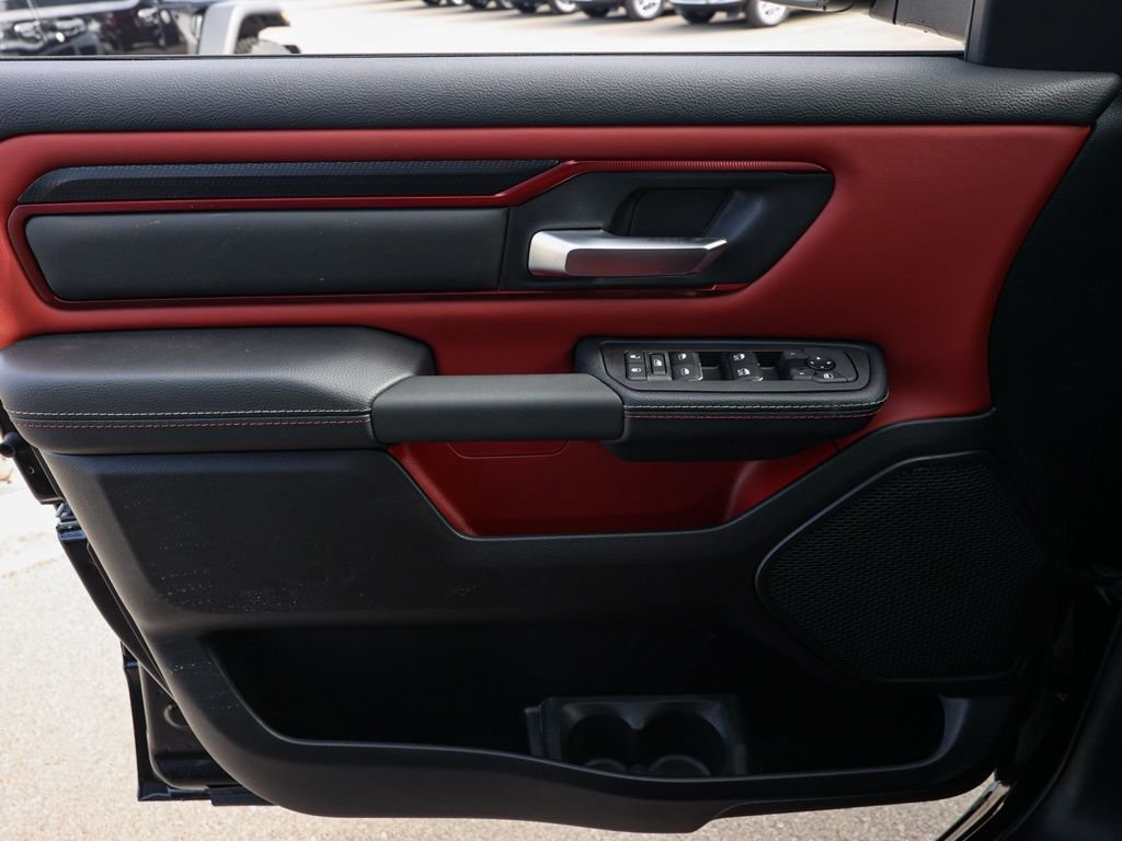 New 2026 Diamond Black Crystal Pearl-Coat Exterior Paint RAM Rebel image 21