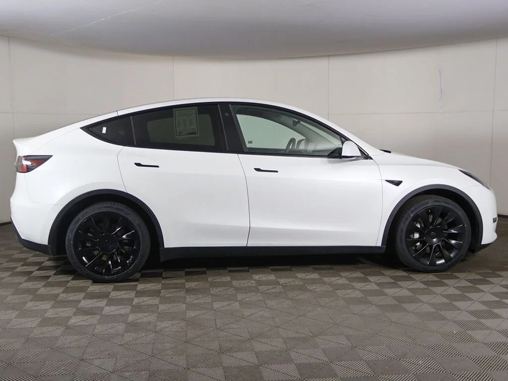Used 2023 White Tesla Long Range image 21