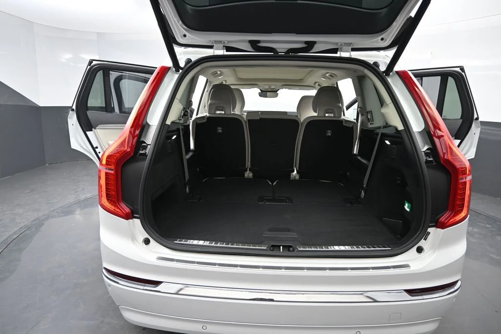 Certified Used 2025 Crystal White Volvo Plus image 10