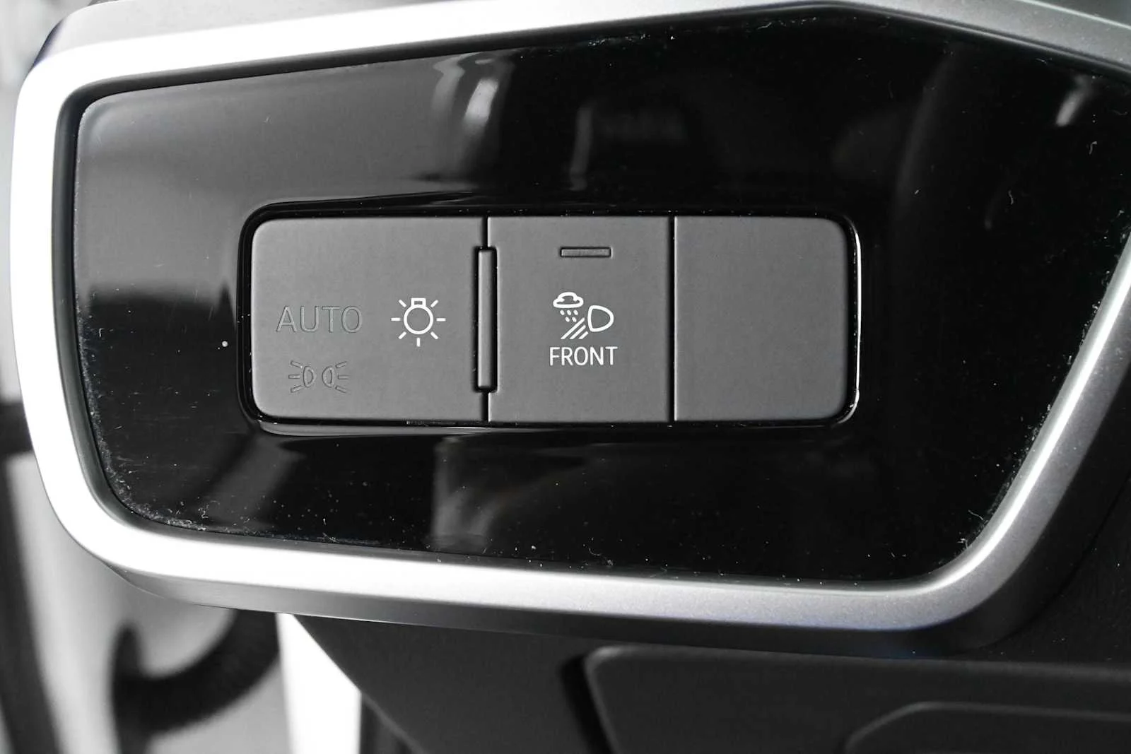 Used 2024 Glacier White Metallic Audi Premium Plus image 21