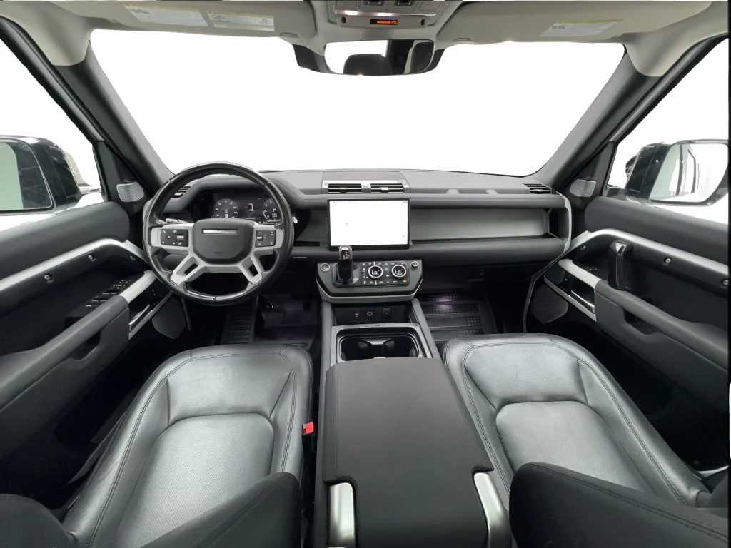 Used 2023 White Land Rover SE image 42