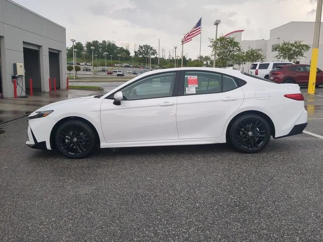 New 2026 Ice Cap Toyota SE image 7