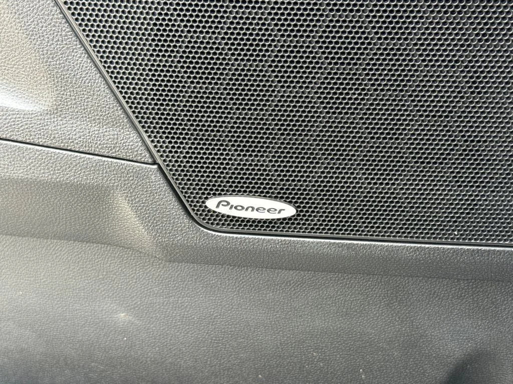 Used 2017 Silver GMC SLE-2 image 35