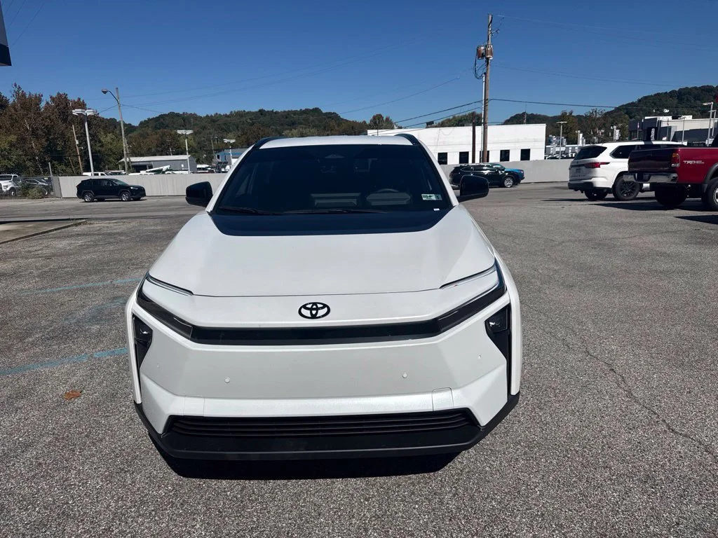 Used 2026 Beige Toyota XLE image 2