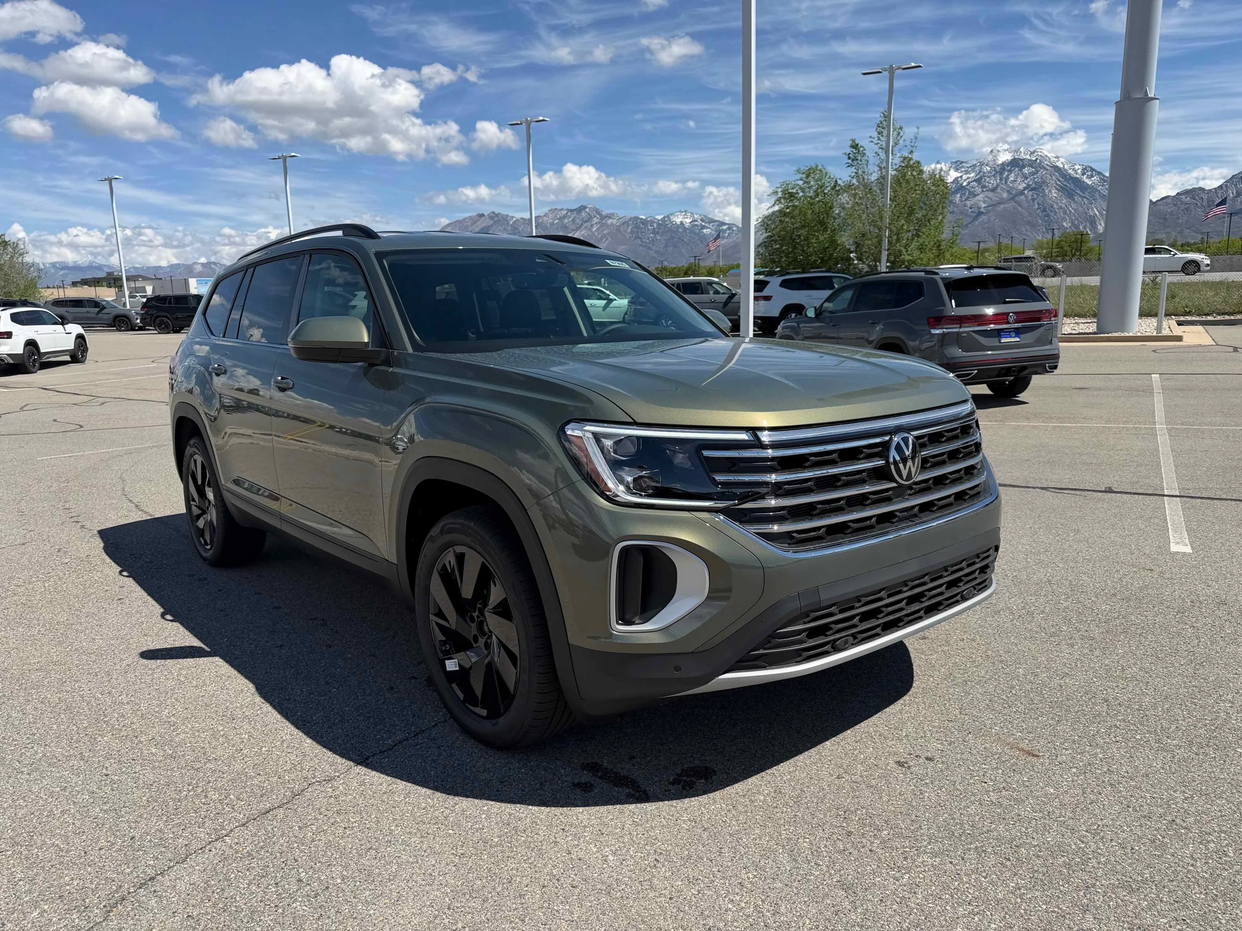 New 2026 Green Volkswagen 2.0T SE w/Technology image 9