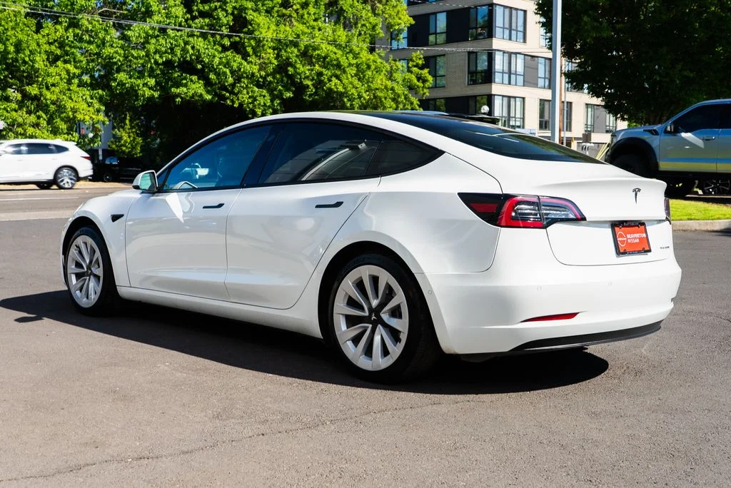 Used 2022 White Tesla Long Range image 4